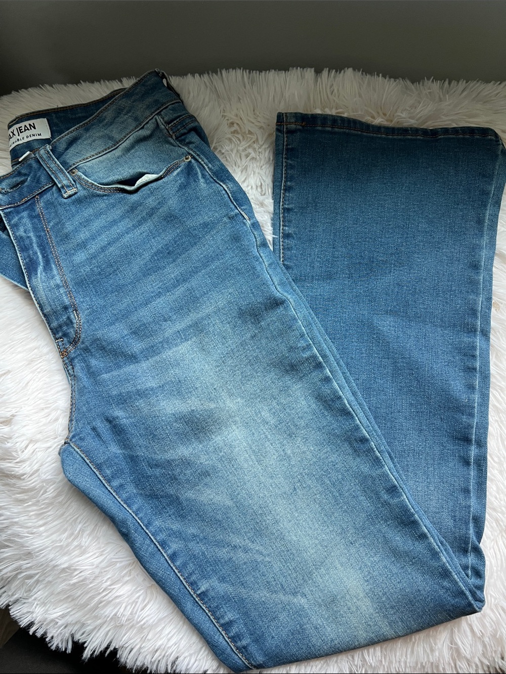 Wax Jean Classic High-Rise Flare Blue Women’s Jeans size 7/28